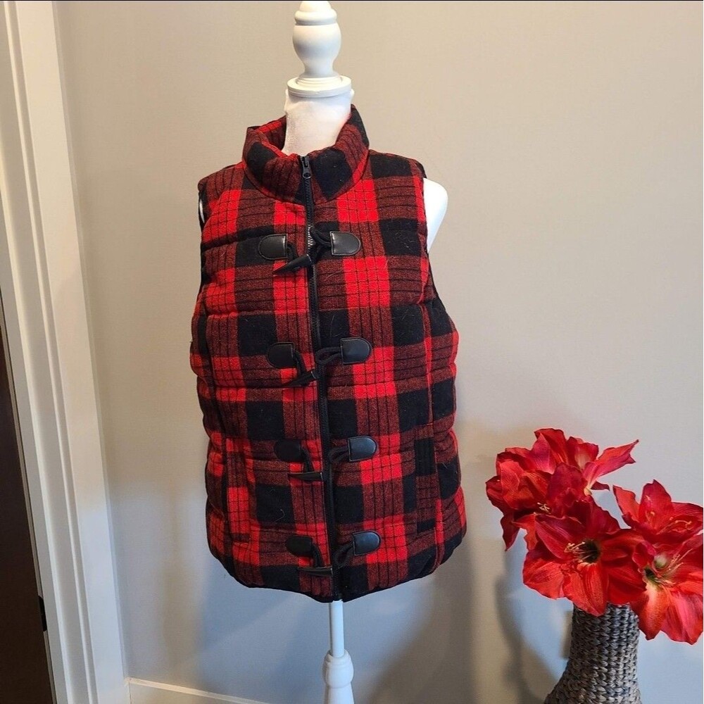 Ruff Hewn Women's Size L Warm and Thick Red+Black Buffalo Plaid Puffer Vest